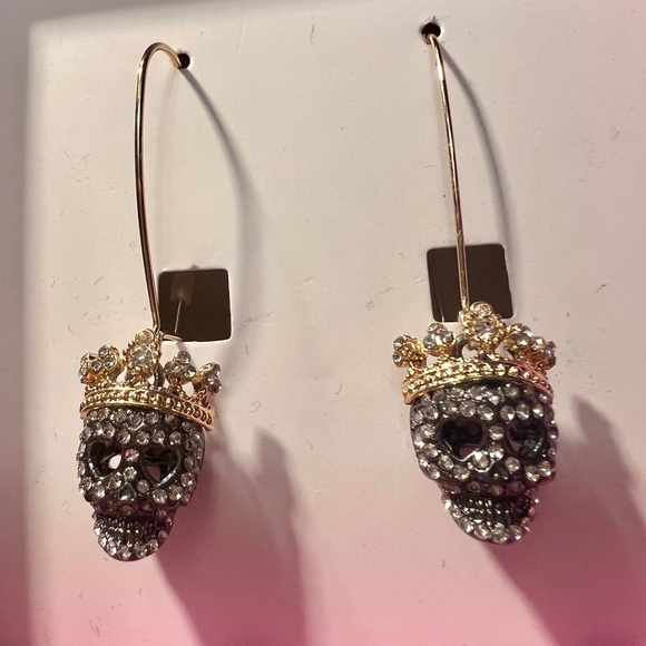 Betsey Johnson Pave Crystal Skulls Earrings NIB - Picture 4 of 6